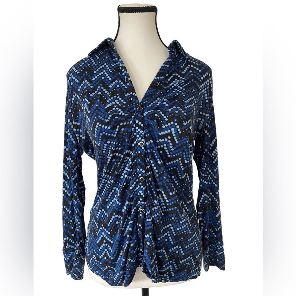 Ann Taylor button up blue patterned stretchy shirt ruched chest V-neck‎ sz XS